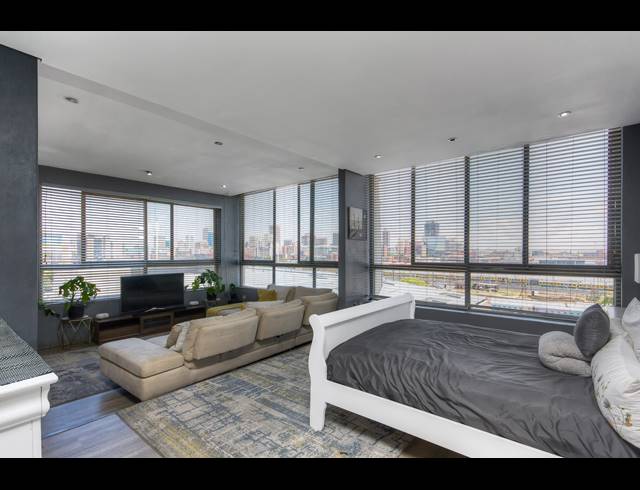 1 BEDROOM APARTMENT FOR SALE IN BRAAMFONTEIN